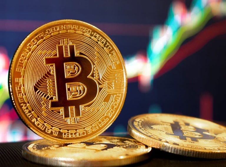 Bitcoin : Definisi, Cara Kerja, Kelebihan Dan Kekurangannya